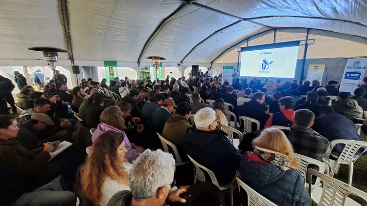 Masiva asistencia a la Jornada CREA en El Trebol
