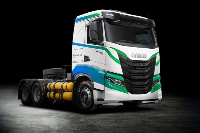 Camion-Iveco-S-Way-wpv_900x450
